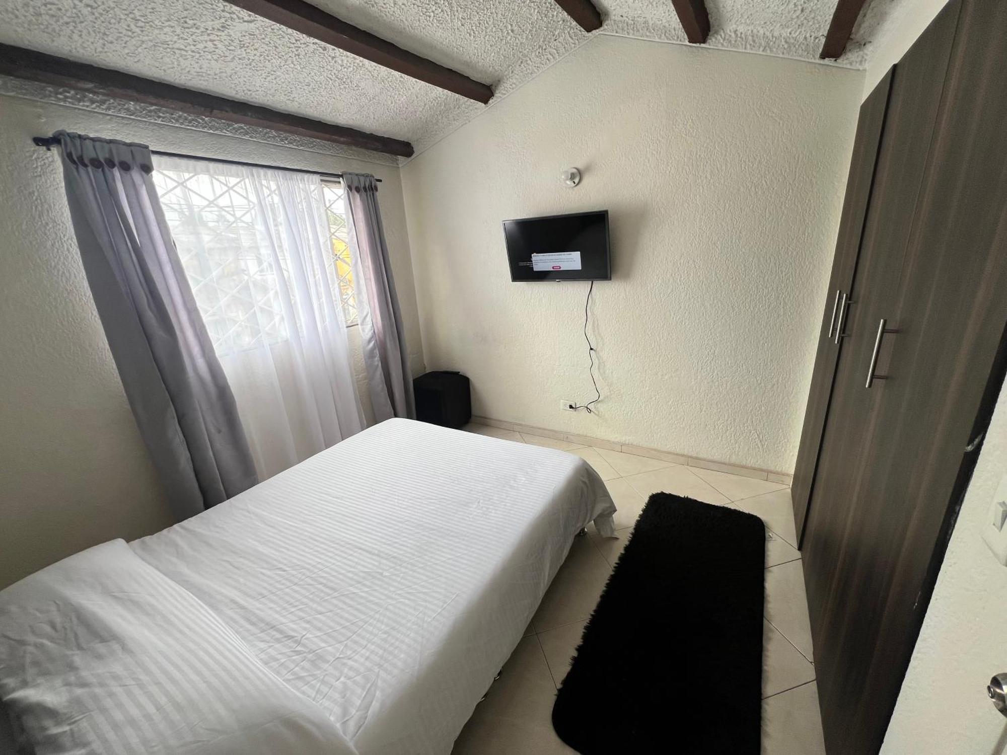 Gasthof Hostal Del Prado *